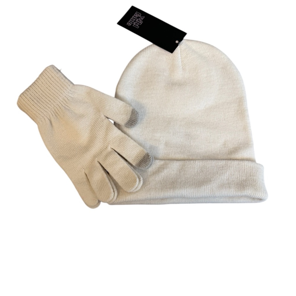 ✨5/$25 New with tags Wild Fable Cream Beanie and Gloves Set